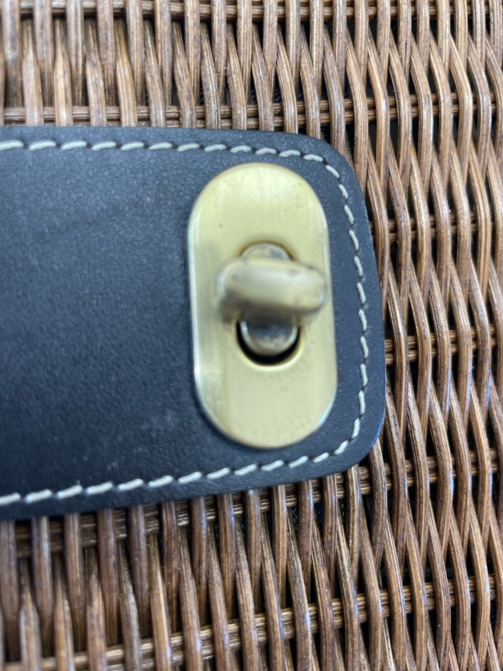 Vintage - Maxx New York Brown Whicker Rattan Purse Brown with Gold Hardware - Picture 10 of 11